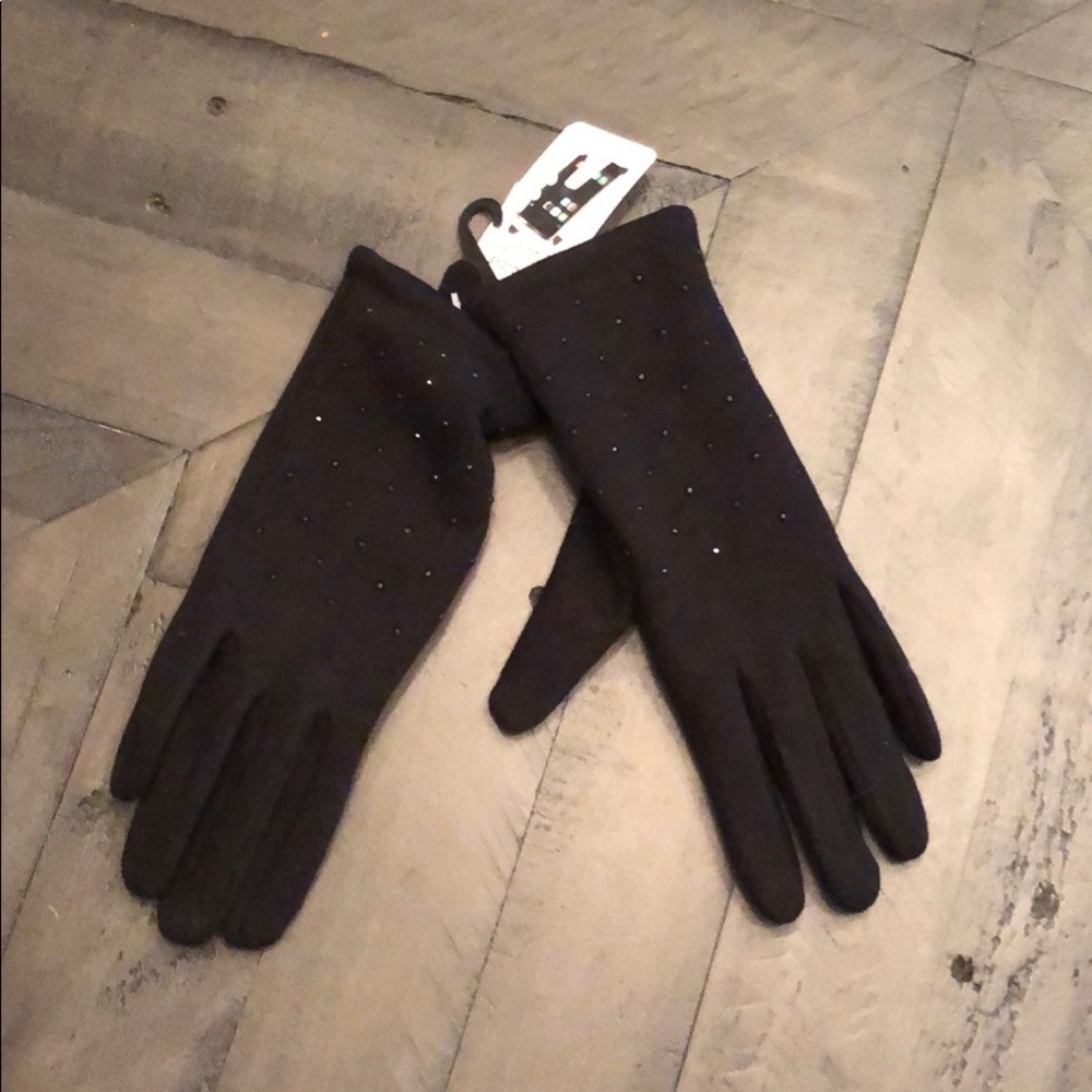 Touch screen compatible gloves